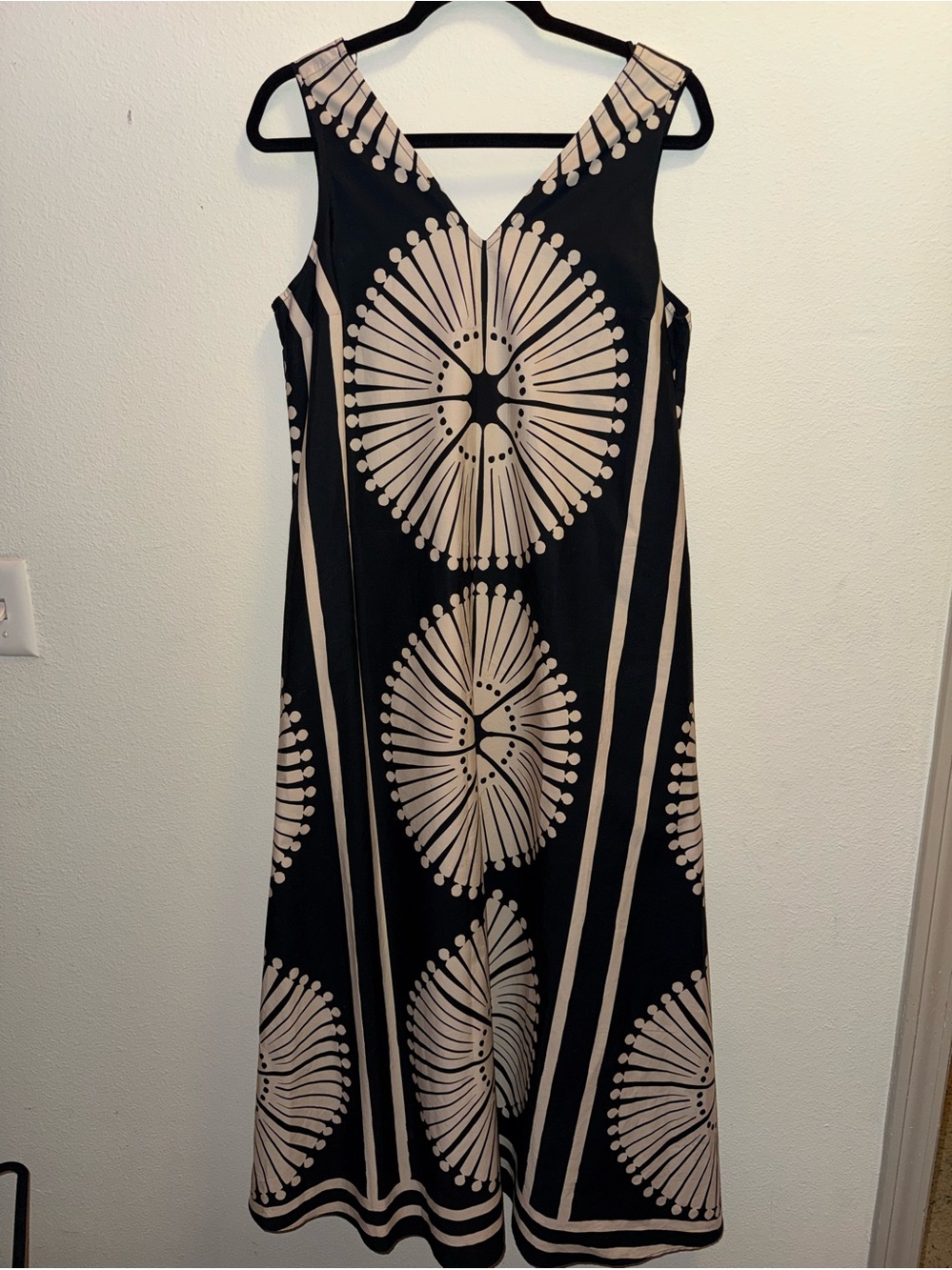 NWT Gibson Latimer Woven Fan Print V-Neck Sleeveless A-Line Flounce Maxi Dress